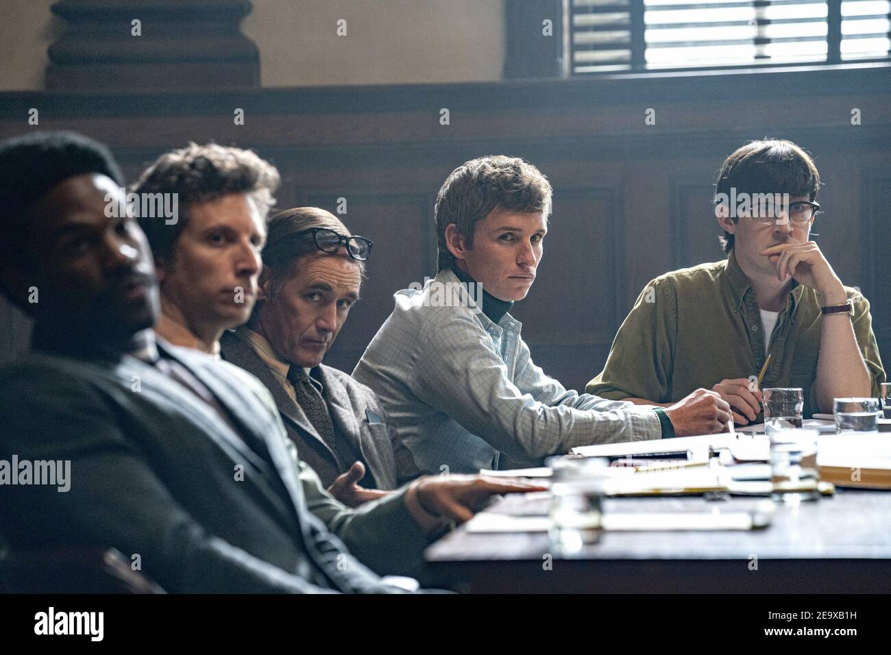 MARK RYLANCE, BEN SHENKMAN, EDDIE REDMAYNE, YAHYA ABDUL-MATEEN II and ALEX SHARPE in THE TRIAL OF THE CHICAGO 7 (2020), directed by AARON SORKIN. Credit: DREAMWORKS PICTURES / Album Stock Photo