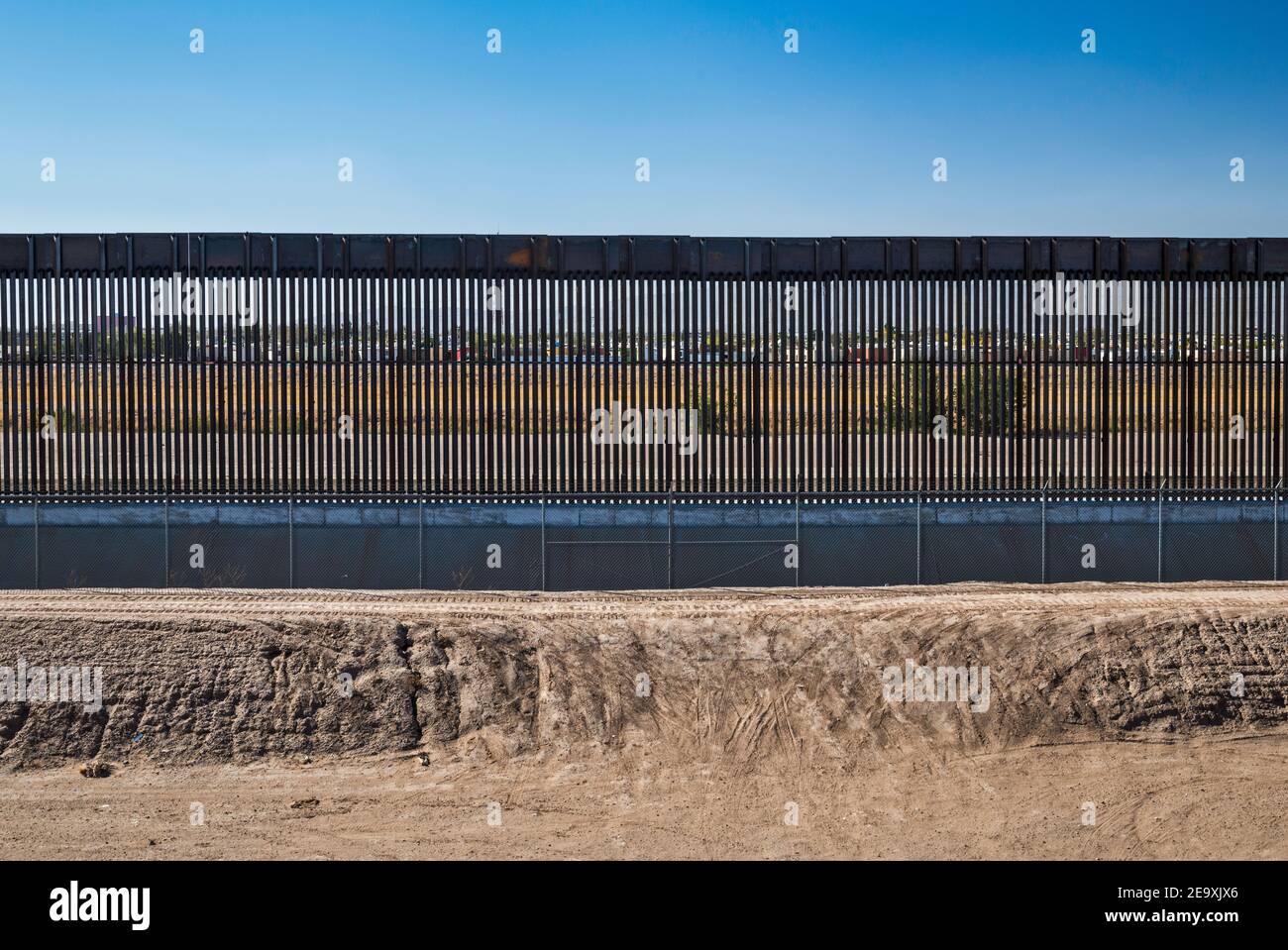 Border wall, blocking view and access of Texas residents to Rio Grande