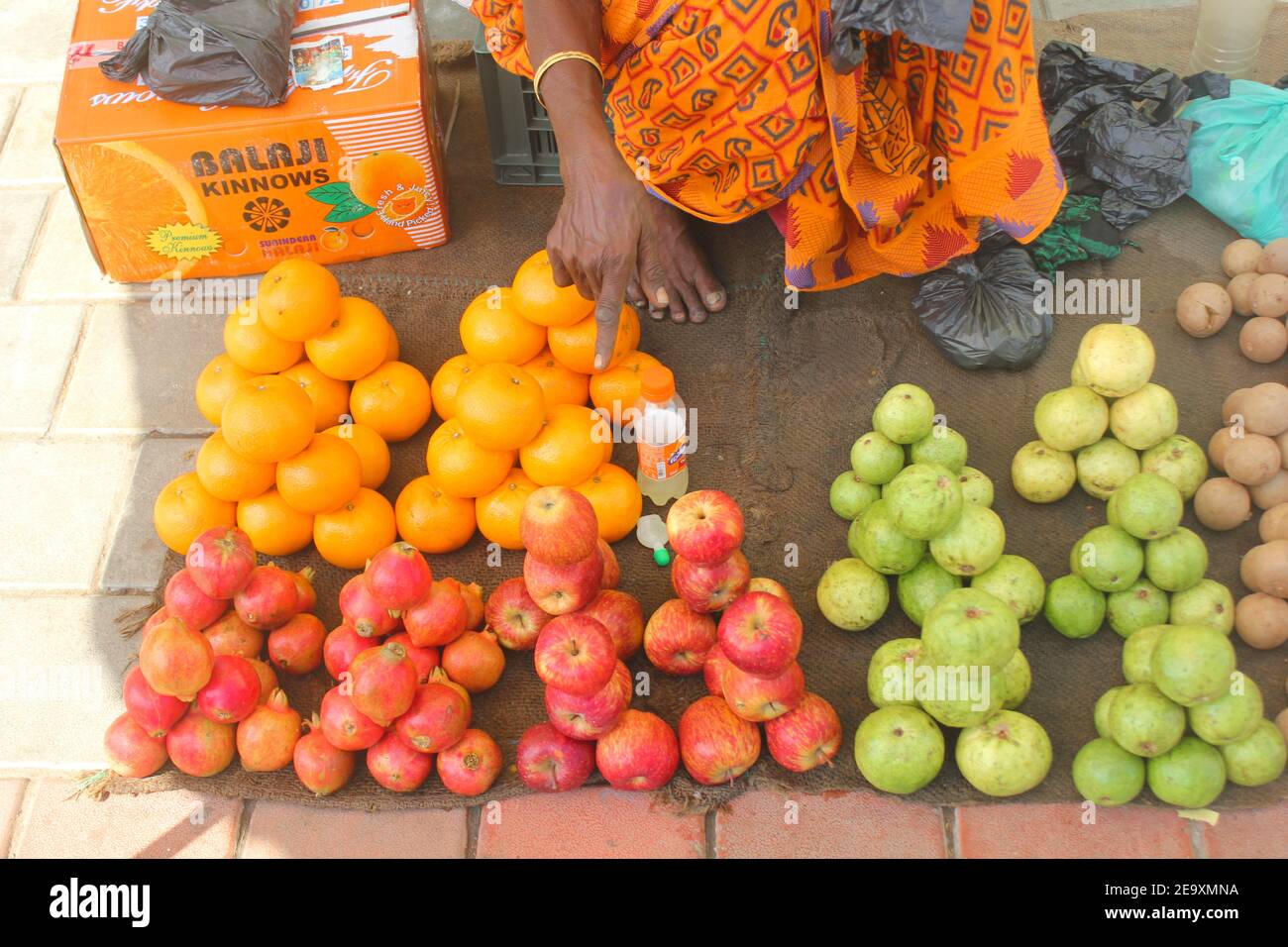 Fruit seller at Indian Market,chennai,tamil nadu Stock Photo Alamy