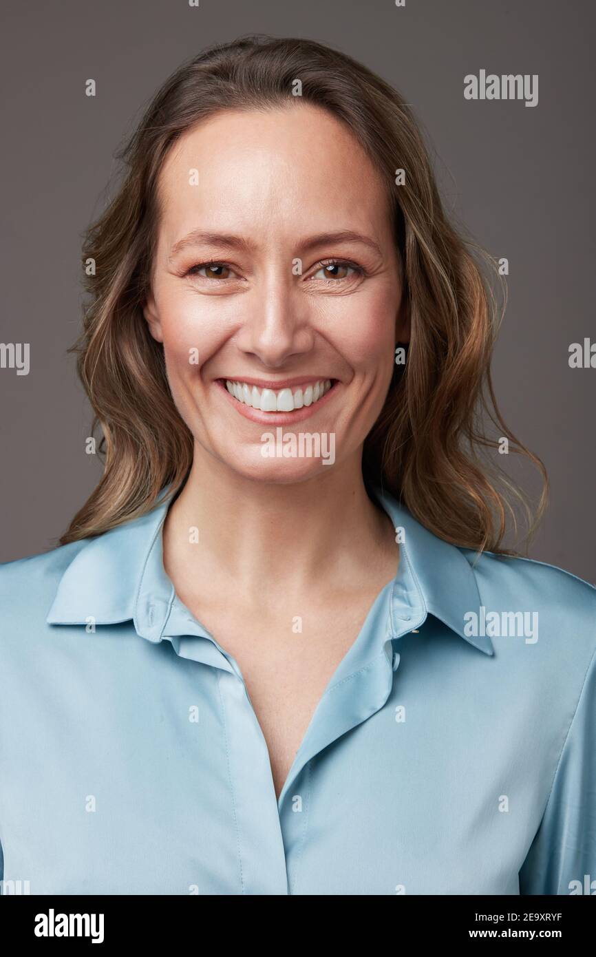 Mature elegant model hi-res stock photography and images - Alamy