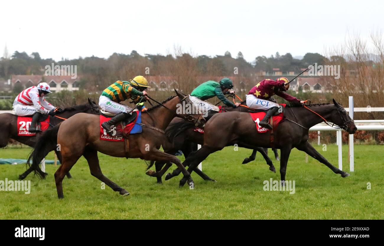 Drop the anchor horse hires stock photography and images Alamy