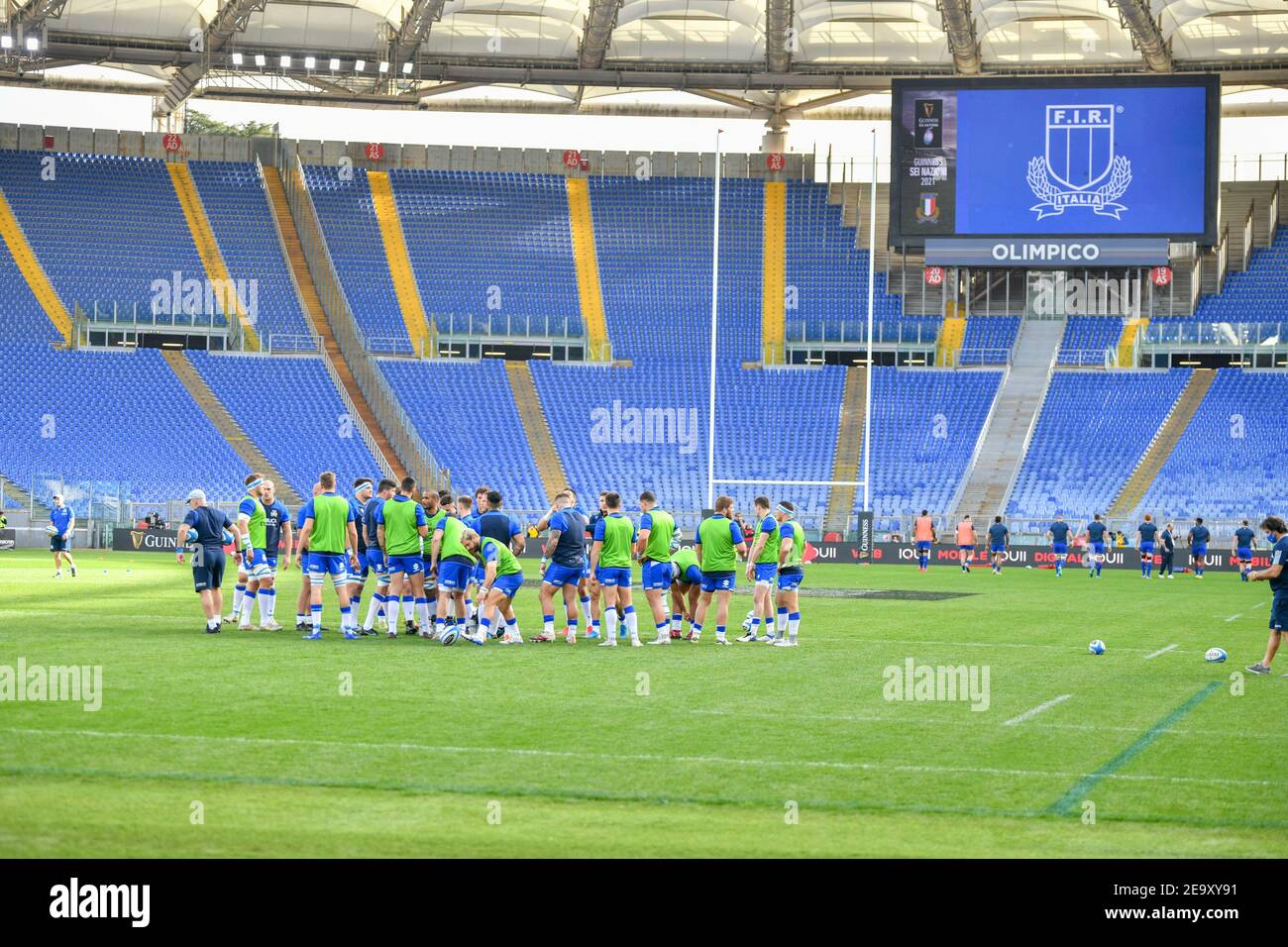 Rome, Italy. 6th Feb, 2021. Rome, Italy, Stadio Olimpico, February 06, 2021, Italy team during Italy vs France - Rugby Six Nations match Credit: Carlo Cappuccitti/LPS/ZUMA Wire/Alamy Live News Stock Photo