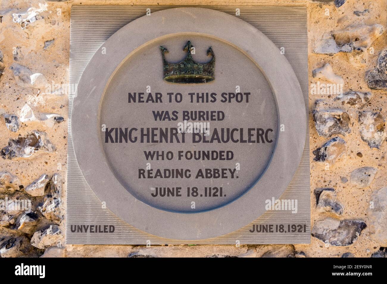 Plaque to King Henry I, Henry Beauclerc, at Reading Abbey ruins, Reading, Berkshire, England, GB, UK Stock Photo