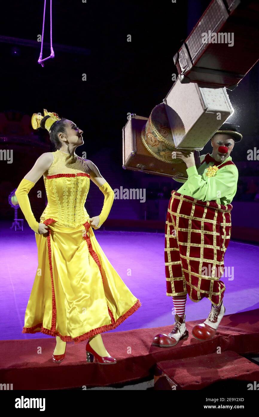 Novosibirsk, Russia. 6th Feb, 2021. The clown duo, Alex and Lulu, perform  in the Lions Show at the Novosibirsk State Circus. Credit: Kirill  Kukhmar/TASS/Alamy Live News Stock Photo - Alamy