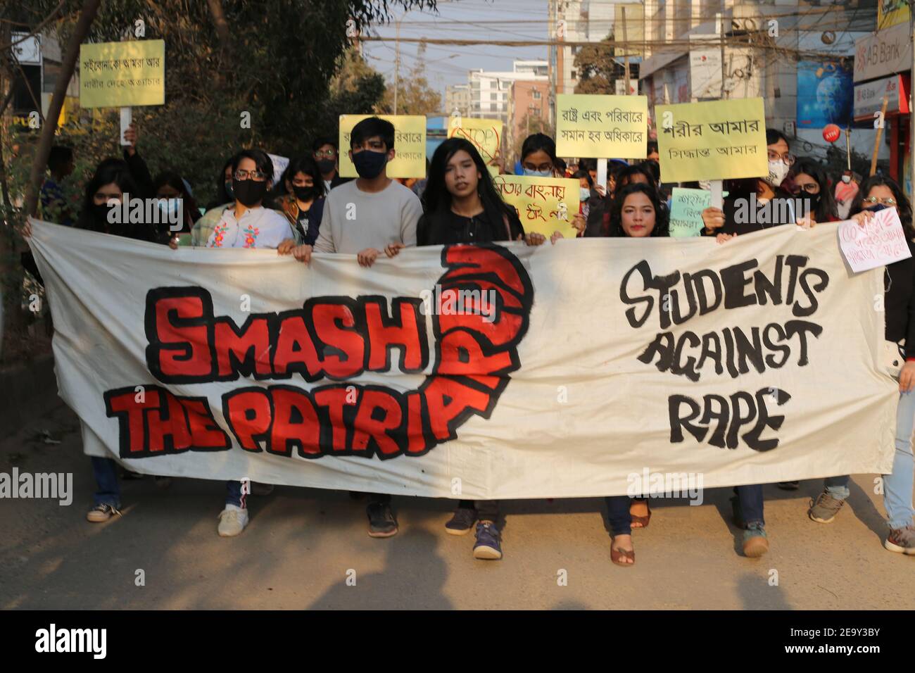 Dhaka, Bangladesh. 6th Feb, 2021. A group of students came out with a ...