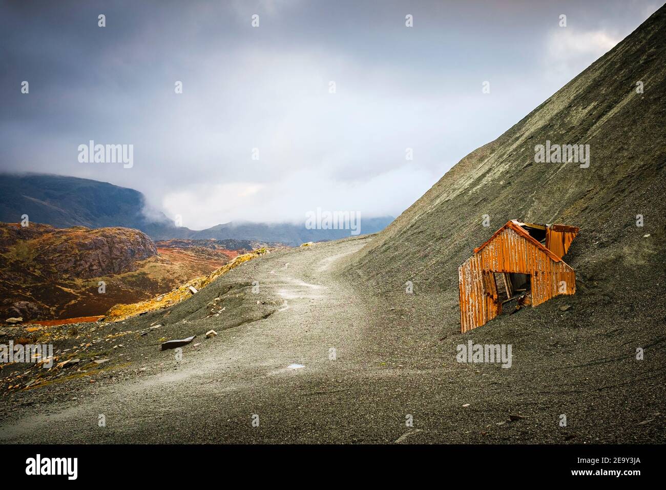 Derilict tin shed at Honister Pass Slate Mine Stock Photo