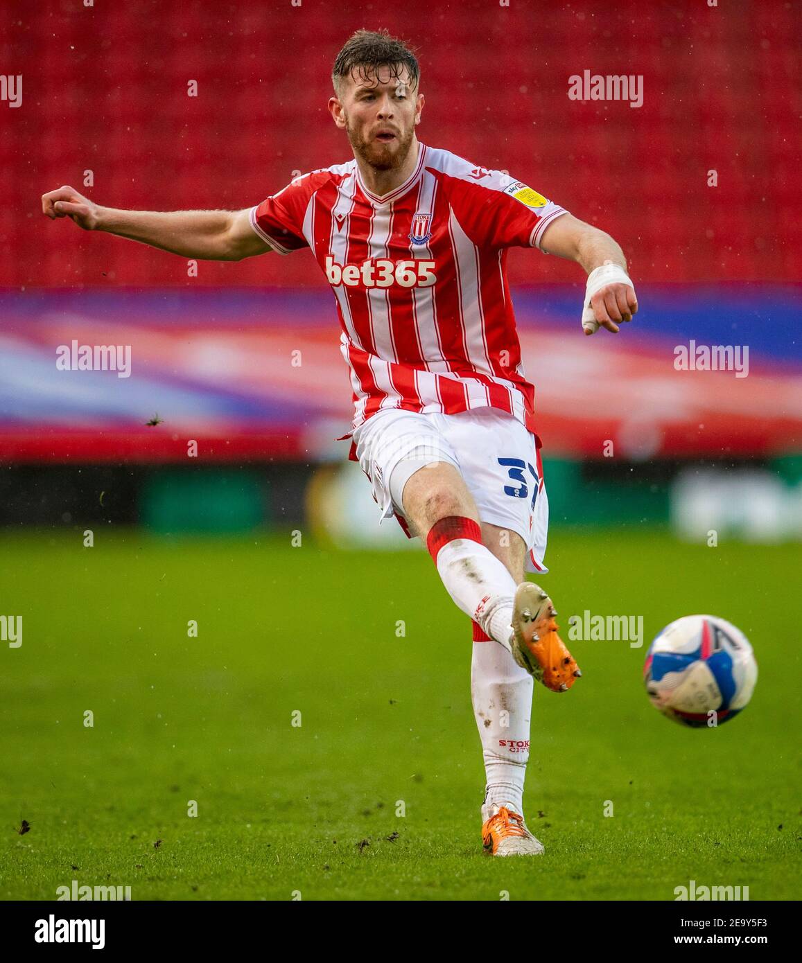 Stoke Staffordshire Uk 6th February 2021 Bet365 Stadium Stoke Staffordshire England English Football League Championship Football Stoke City Versus Reading Nathan Collins Of Stoke City Crosses The Ball Stock Photo Alamy
