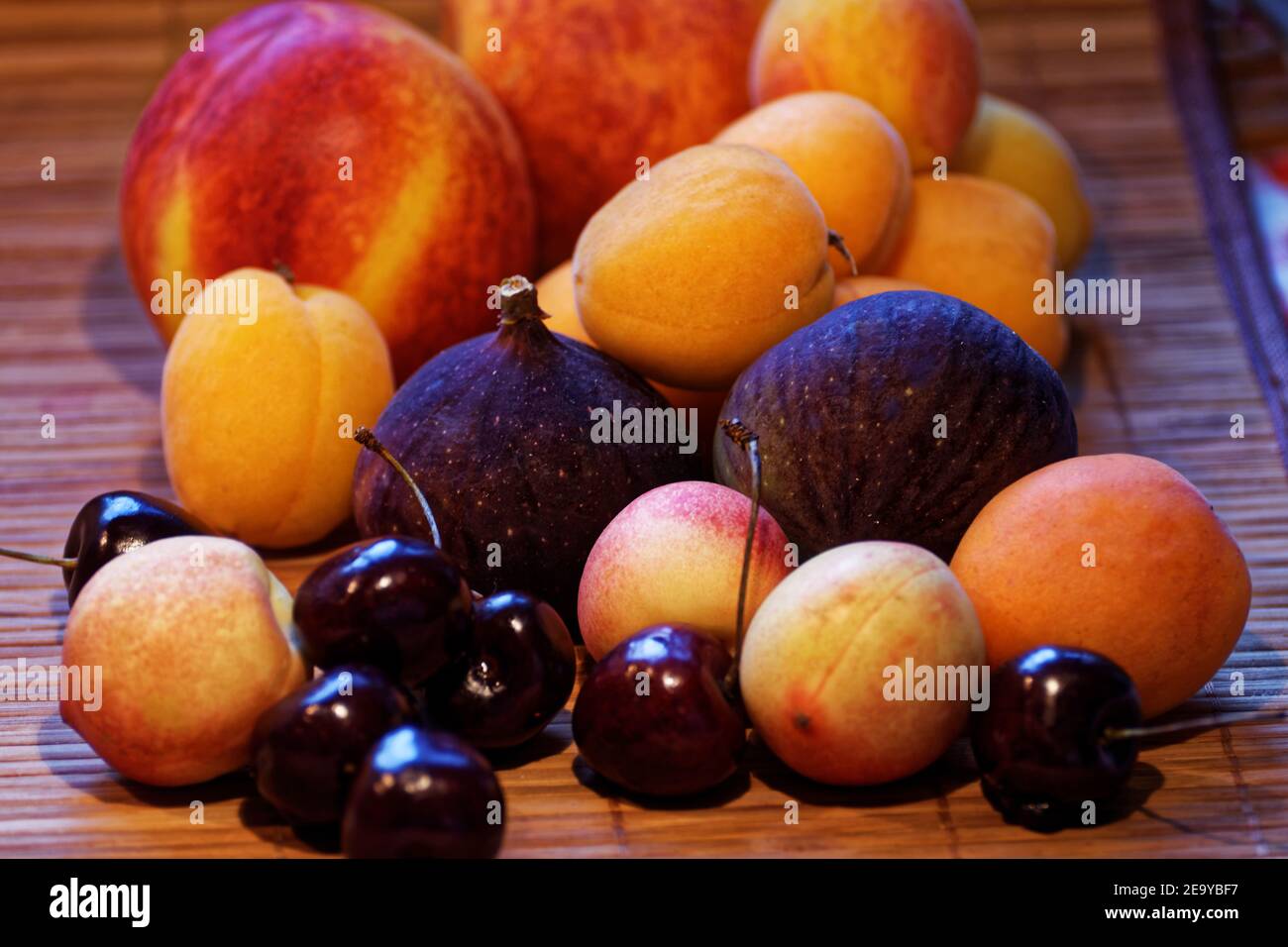 Photo apricots, nectarines, figs Stock Photo Alamy