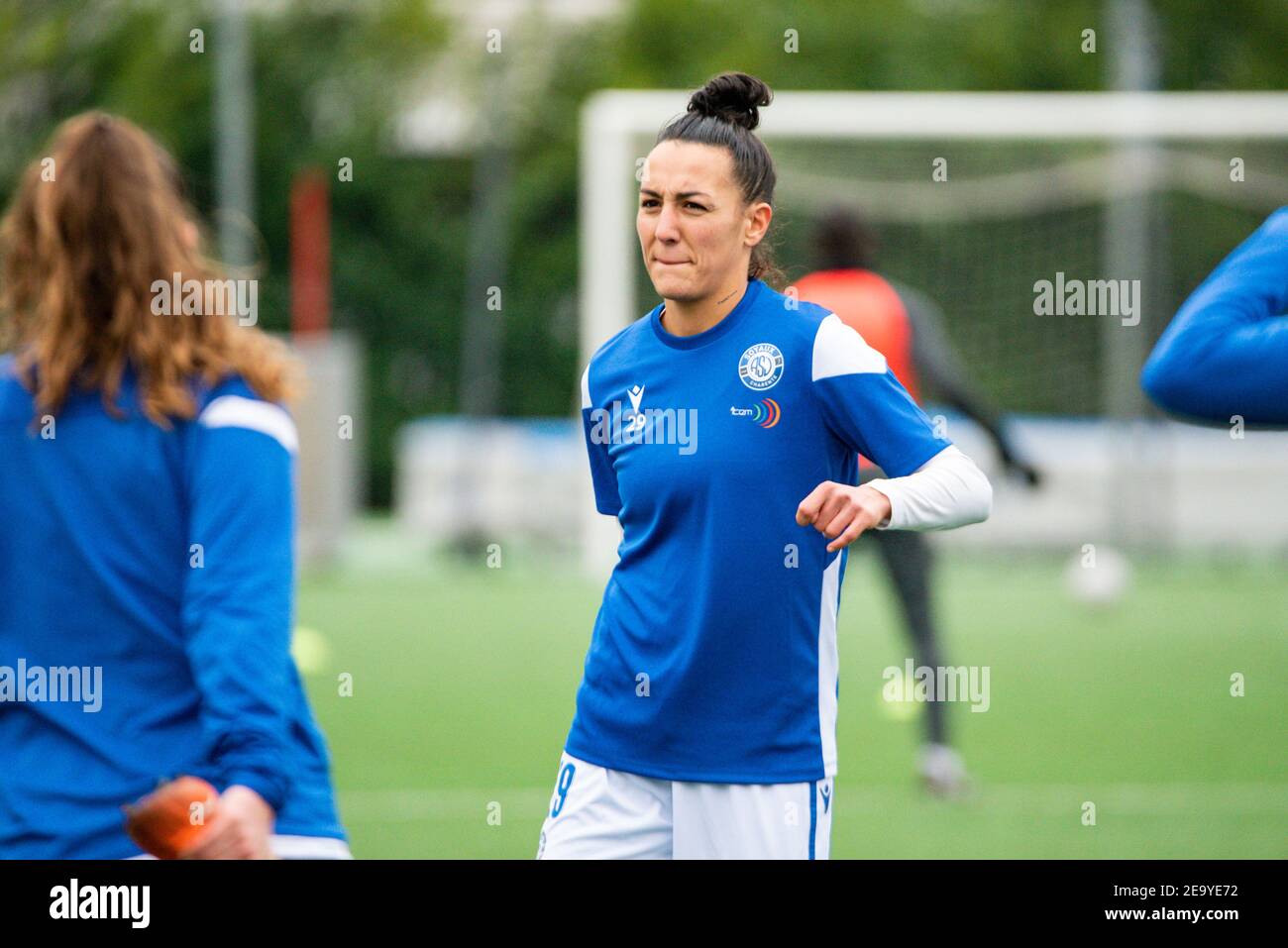 Kelly Gadea of ASJ Soyaux warms up ahead of the Women&#039;s French  championship, D1 Arkema football match between GPSO 92 Issy and ASJ Soyaux  Charente on February 6, 2021 at Le Gallo