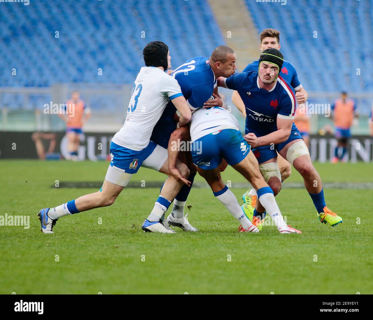 Rome, Italy. 06th Feb, 2021. Gael Fickou of France is tackled by Carlo Canna and Juan Ignacio Brex of Italy, Gregory Alldritt of France during the 2021 Six Nations championship rugby union match between Italy and France on January 6, 2021 at Stadio Olimpico in Rome, Italy - Photo Nderim Kaceli / DPPI / LM Credit: Gruppo Editoriale LiveMedia/Alamy Live News Stock Photo