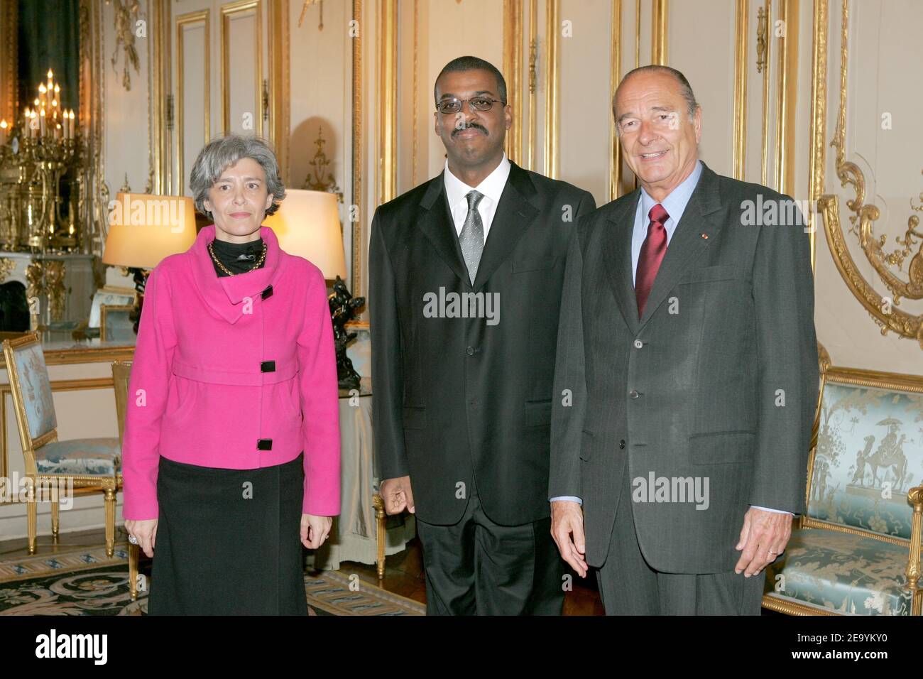Republic of Cuba ambassador, Rogelio Placido Sanchez Levis and French President, Jacques Chirac and Minister Delagate for European Affairs, Claudie Haignere attend the presentation of credentials at the Elysee Palace in Paris, France, on January 11, 2005. Photo Mousse/ABACA. Stock Photo