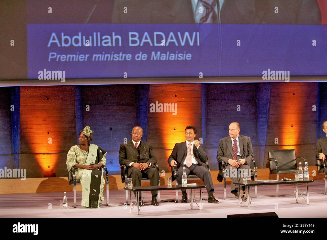 The Nobel Price of the Peace 2004 Wangari Maathai, Malagasy Repuplic President Marc Ravalomanana and French President Jacques Chirac during the Conference on biodiversity at the UN Educational, Scientific and Cultural Organisation (UNESCO) headquarters in Paris, France, on January 24, 2005. Photo by Laurent Zabulon/ABACA. Stock Photo