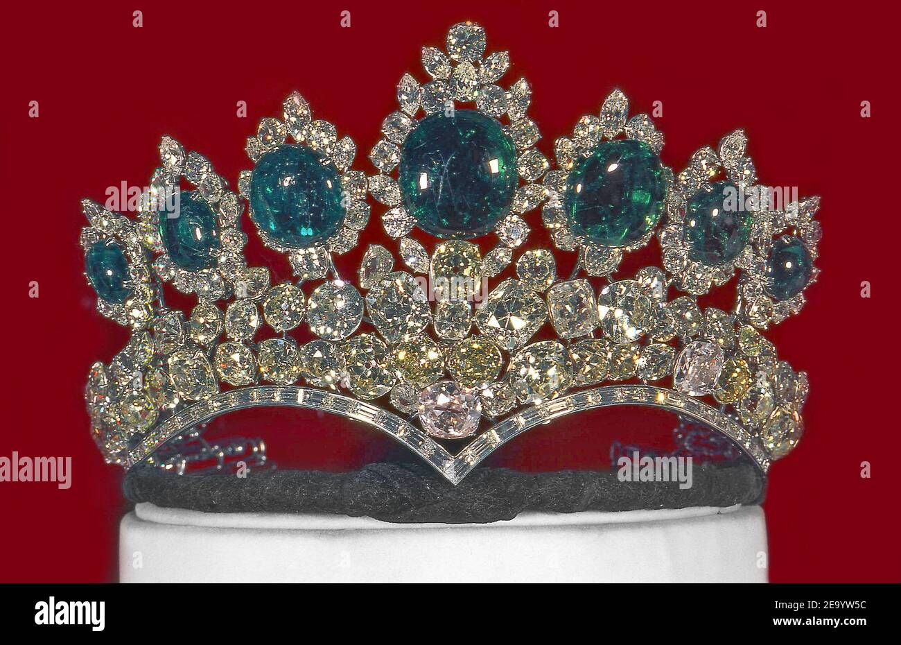 EXCLUSIVE. A diadem from jeweller Harry Winston is unlaid with seven