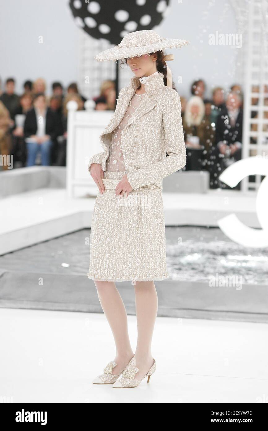 Stunning 2005 Chanel by Karl Lagerfeld White Sequin Detailed & Silk Tu –  Shrimpton Couture