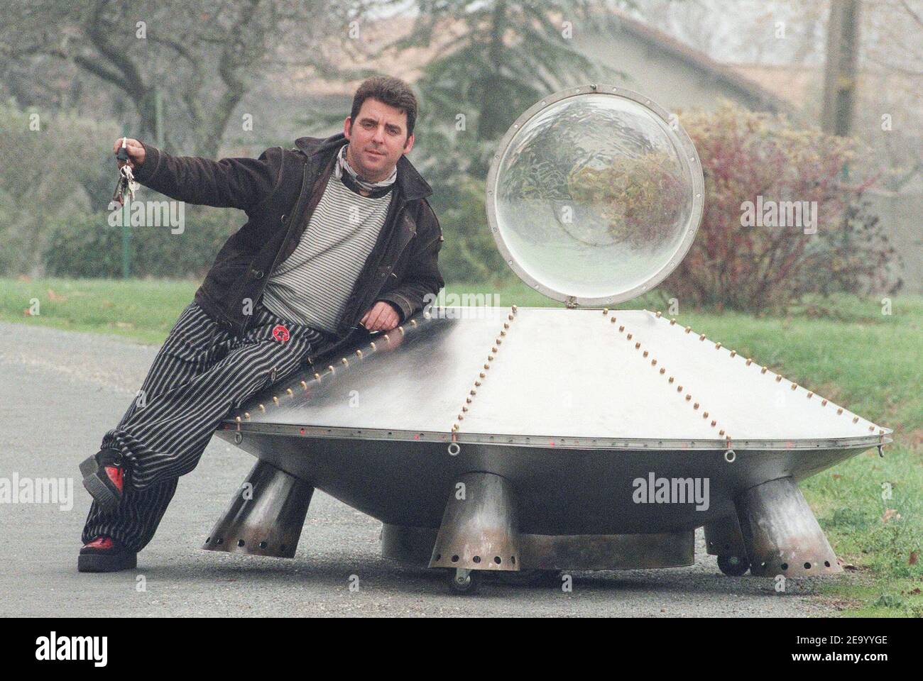 French Artist And Mechanic Joel Tessier Aka Jojo Bulle With His Rolling Saucer Pictured In Cubnezais Near Bordeaux Southwestern France In 00 The Vehicle Is Made Out Of Wood And Aluminium And