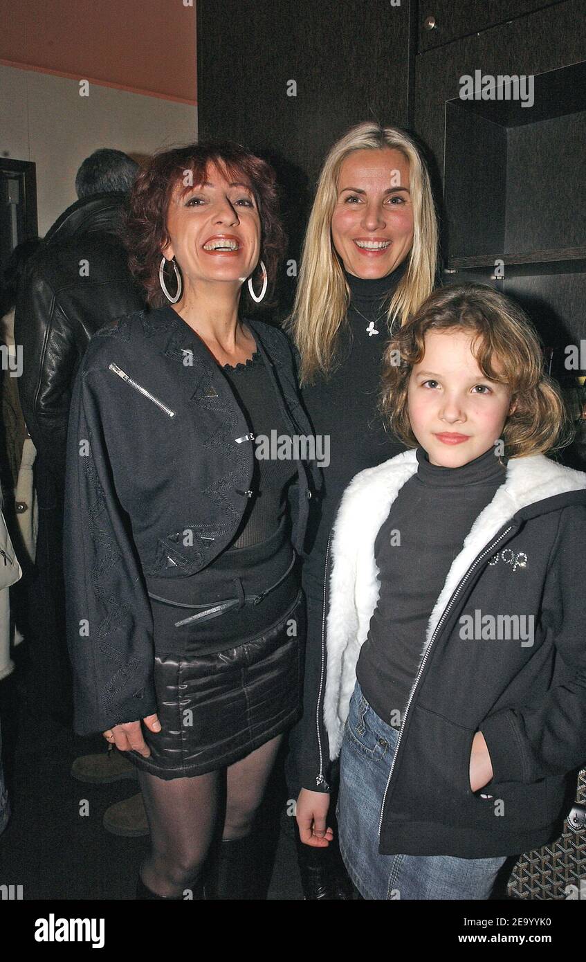 French humorist Noelle Perna (L) poses with TV presenter Sophie Favier and her daughter Carla-Marie after the premiere of her one-woman-show, 'Mado la Nicoise', at Theatre Bobino in Paris, France, on February 1, 2005. Photo by Giancarlo Gorassini/ABACA. Stock Photo