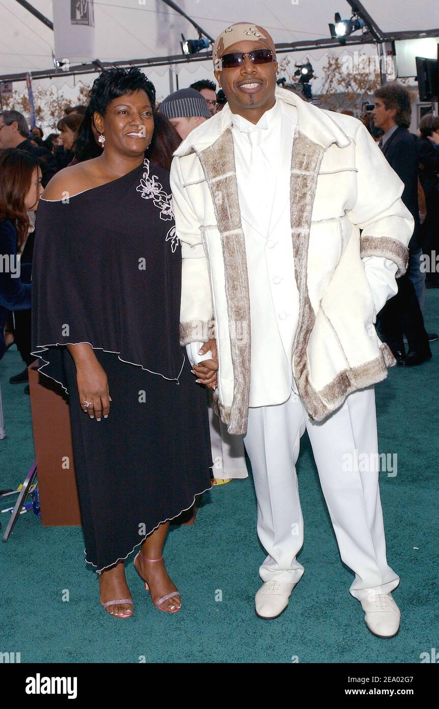 Hammer and his wife Stephanie attend the 47th Annual Grammy Awards in ...