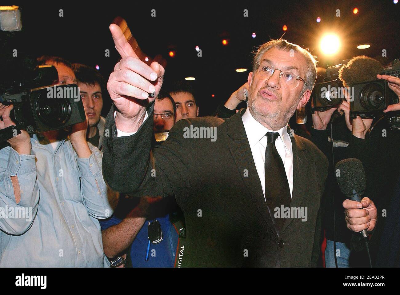 'Liberation' director Serge July attends a concert organized by 'Reporters without Borders' at the Olympia in Paris, France, on February 14, 2005, in order to claim for the liberation of French journalist Florence Aubenas and her driver Hussein Hanoun as well as for the liberation of Italian journalist Giuliana Sgrena. Photo by Bruno Klein/ABACA. Stock Photo