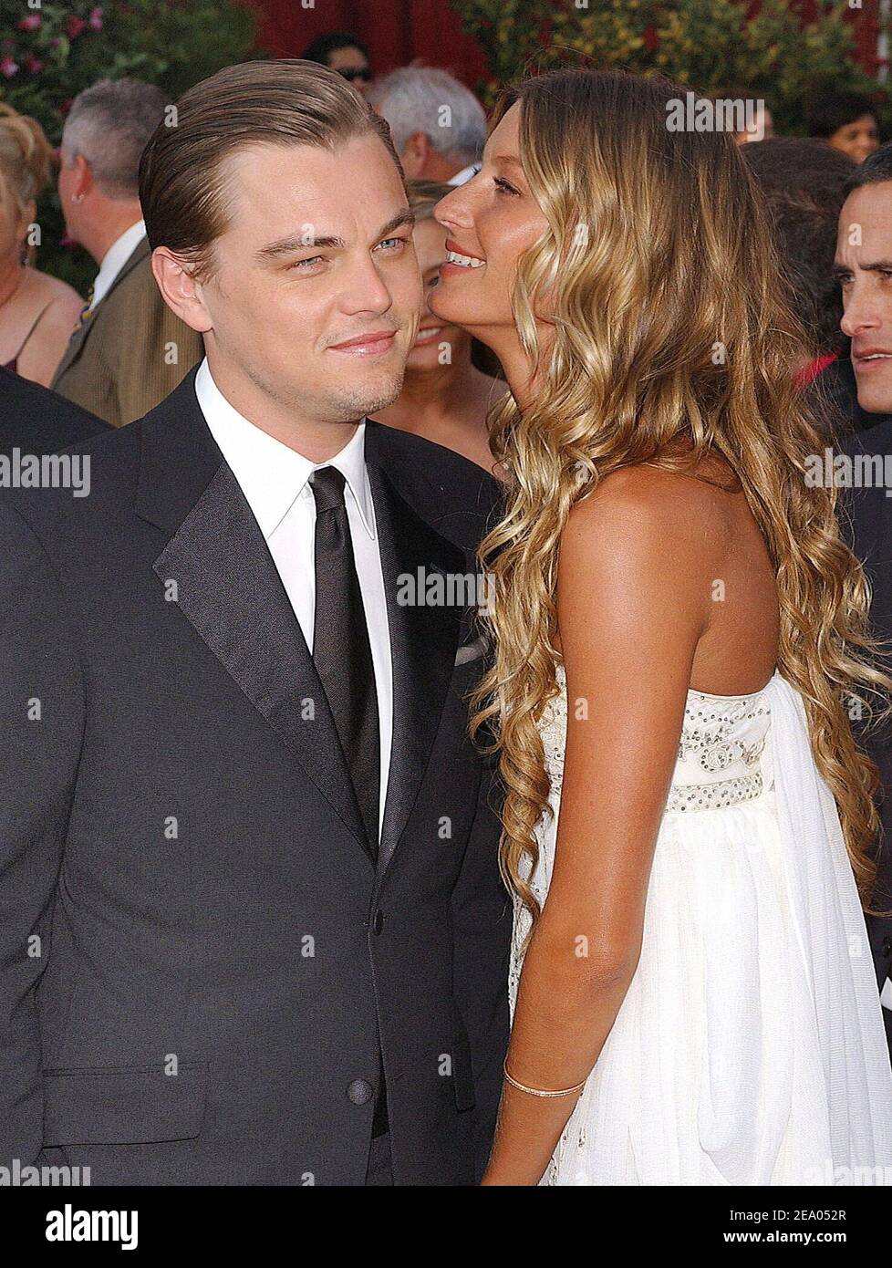 Gisele Bundchen Y Leonardo Dicaprio Se Besan Leonardo DiCaprio Und(02)