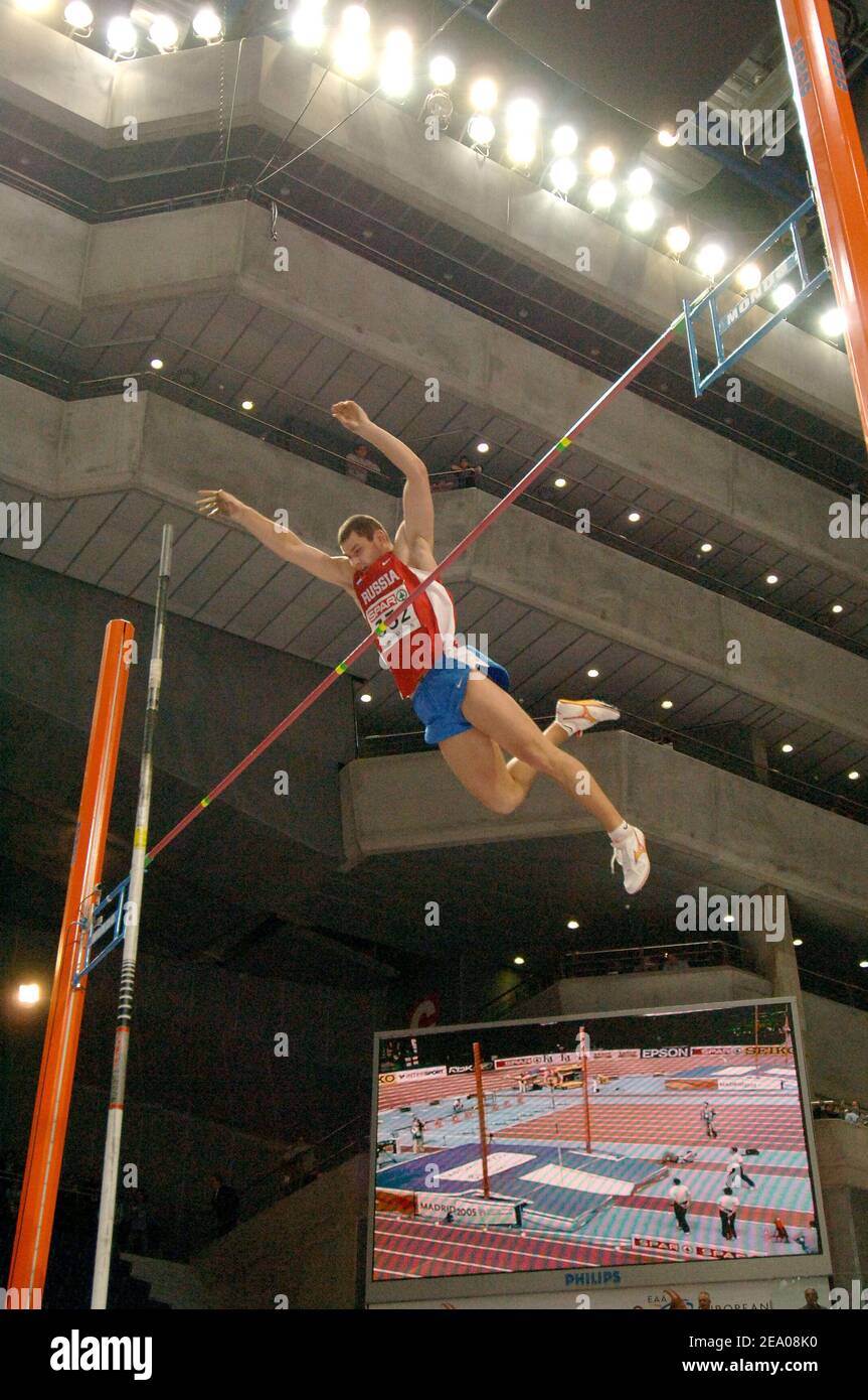 Russian track and field athlets Aleksey Droznov (pole vault men heptathlon) during the european indoor athletics championships 2005 in Madrid, Spain, on march 6, 2005. Photo by Christophe Guibbaud/Cameleon/ABACA. Stock Photo