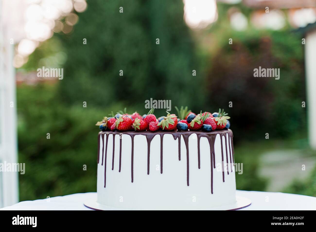 Page 3 Cake Advert High Resolution Stock Photography And Images Alamy