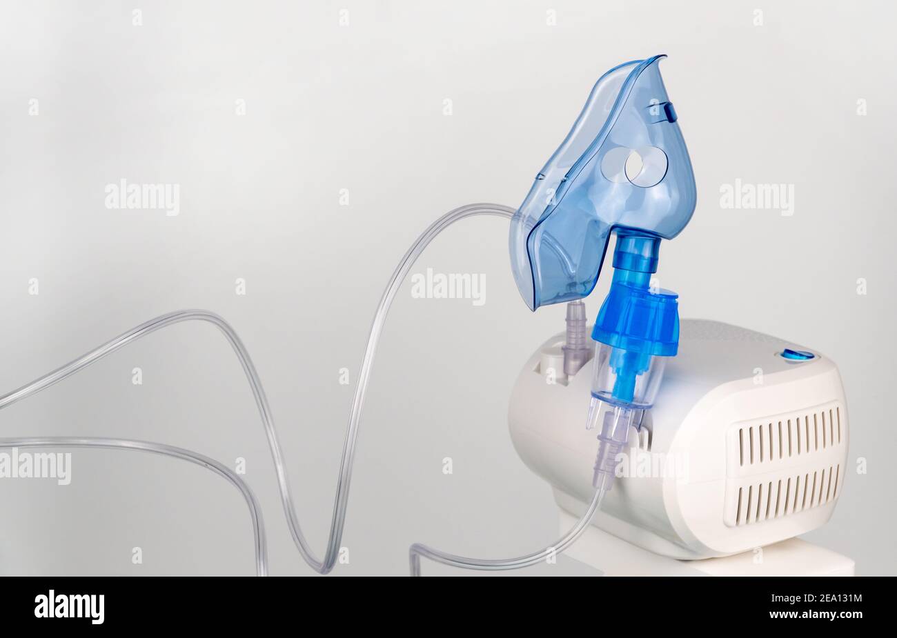 nebulizer that performs inhalation using the spray of a medicinal