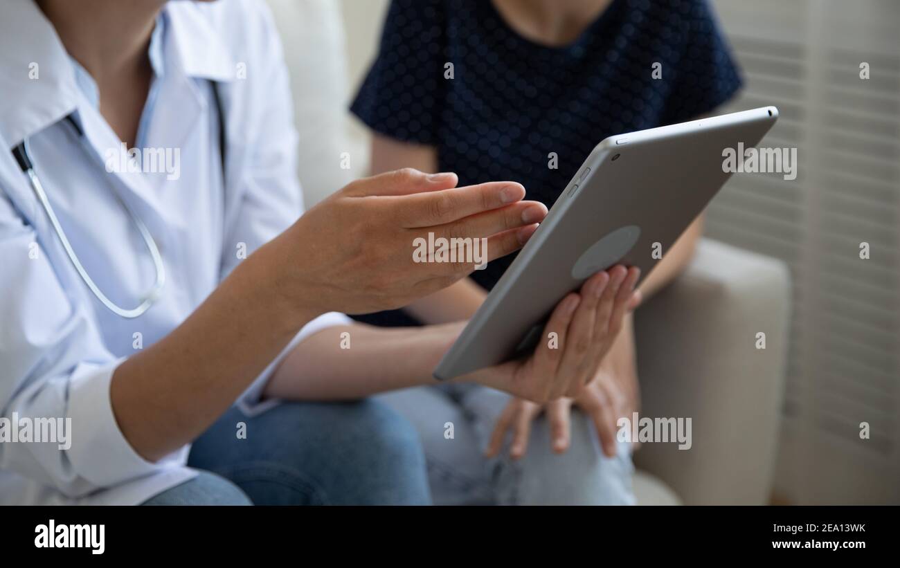 Chemotherapy, patient and doctor hi-res stock photography and images ...