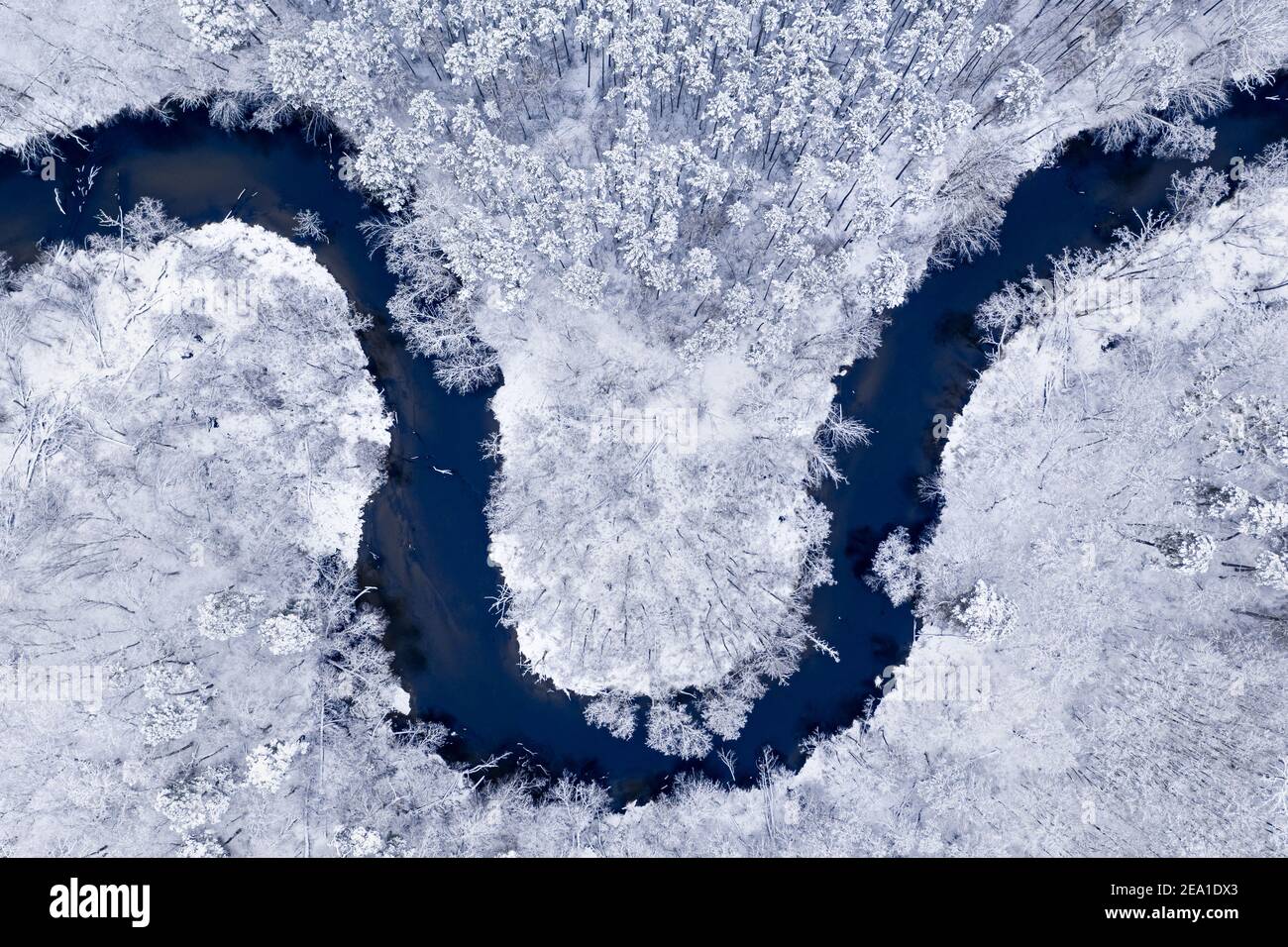 Above the frozen river hi-res stock photography and images - Alamy