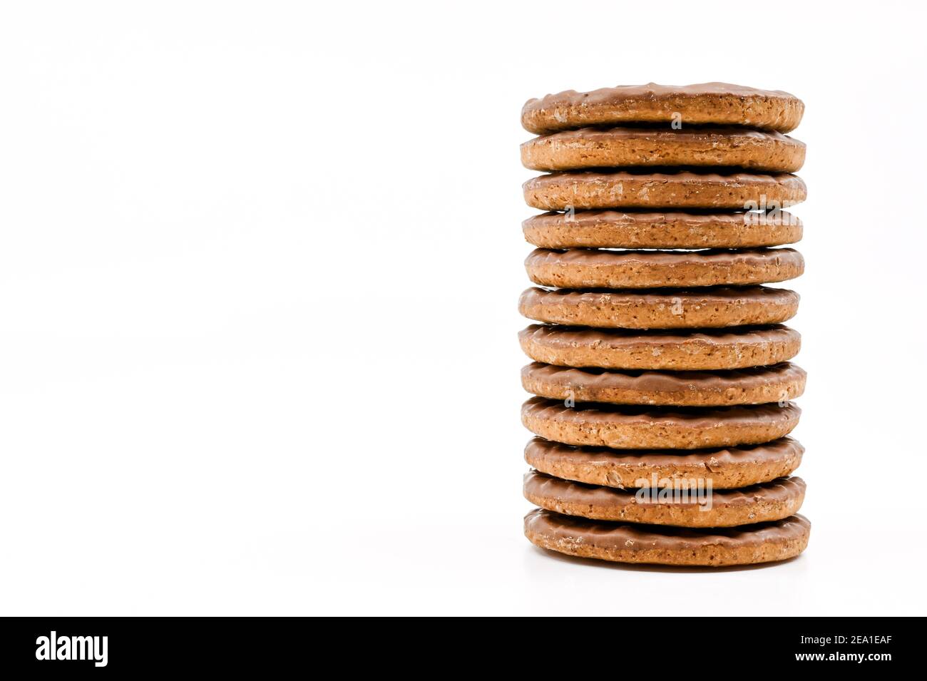 Biscuits au chocolat faits maison avec un revêtement de sucre glace crépité  Photo Stock - Alamy