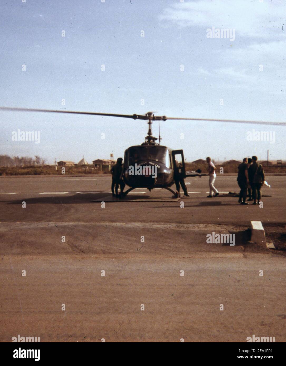 USA Vietnam-Krieg / Vietnam War - 24th Evacuation Hospital Long Binh - Heli Pad Bell UH-1D / Bell Huey Stock Photo