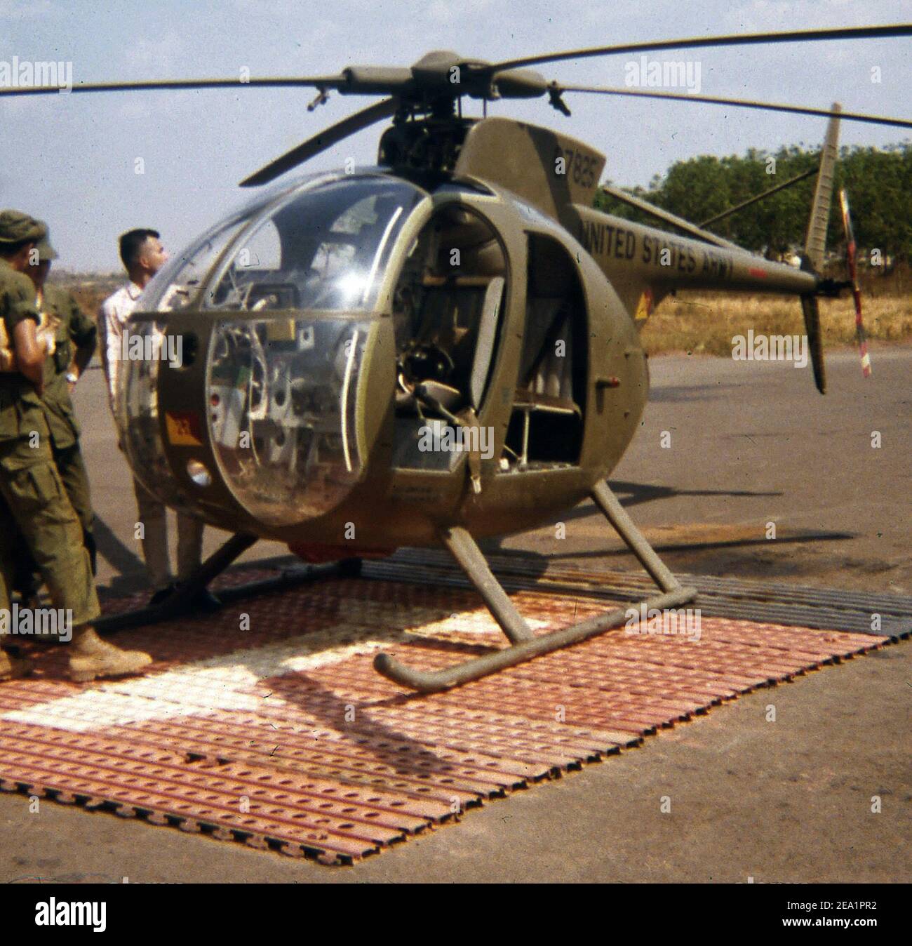 USA Vietnam-Krieg / Vietnam War - 24th Evacuation Hospital Long Binh - Hughes OH-6 Cayuse Stock Photo