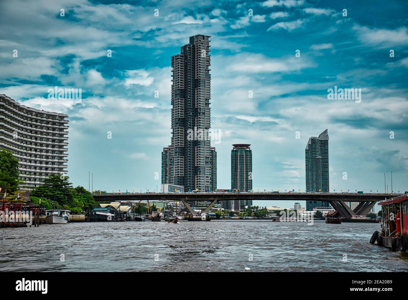 Chao phraya river skyscraper city metropolis hi-res stock photography and  images - Page 3 - Alamy