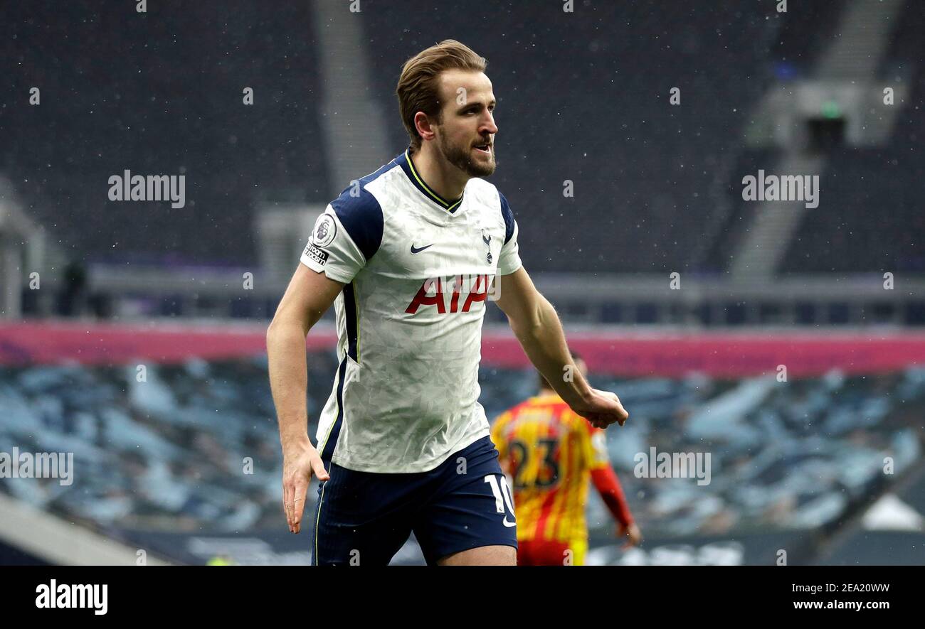 Tottenham Hotspur's Harry Kane celebrates scoring their side's first goal of the game during the Premier League match at the Tottenham Hotspur Stadium, London. Picture date: Sunday February 7, 2021. Stock Photo