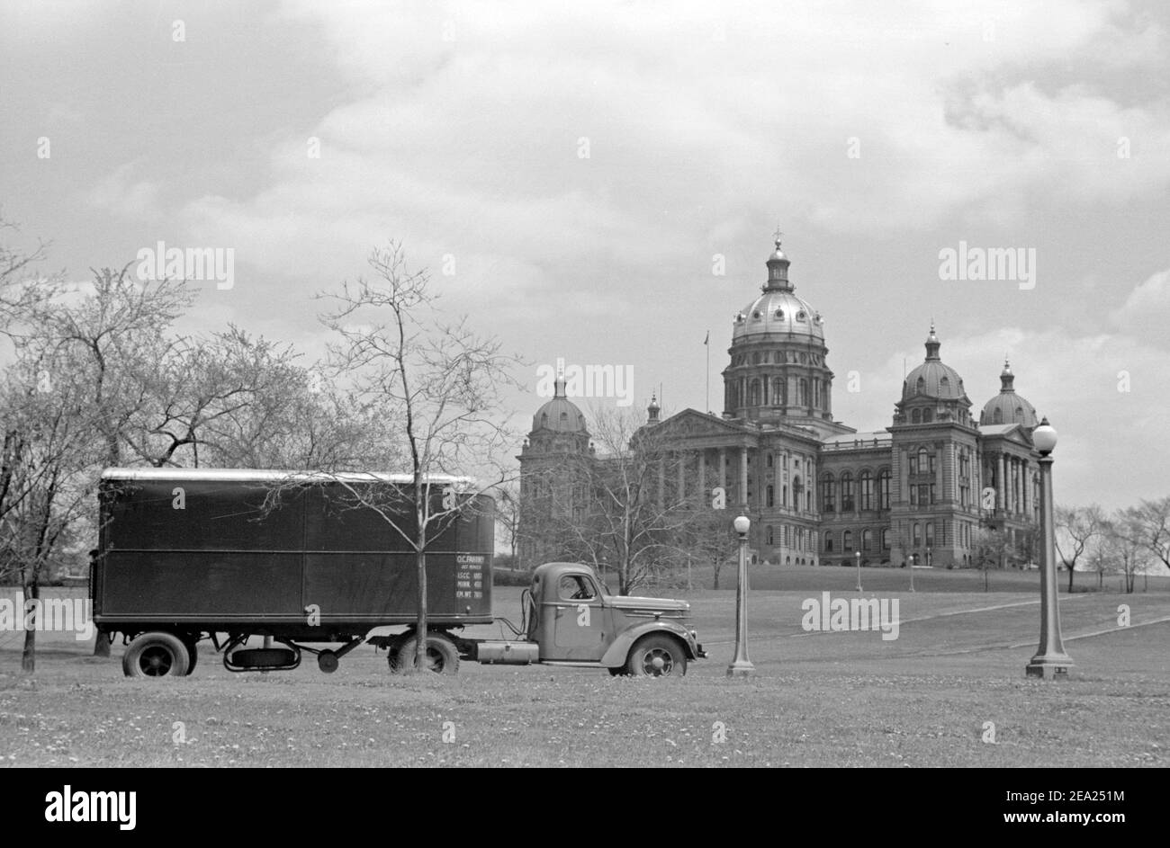 State capitol, Des Moines, Iowa, May 1940 Stock Photo