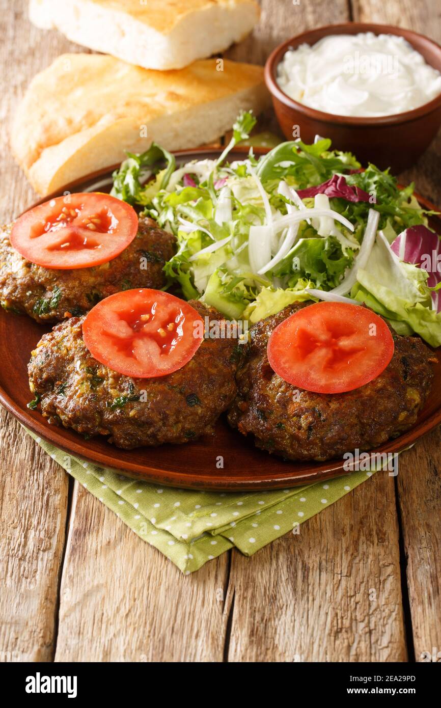 Chapli kabab hi-res stock photography and images - Alamy