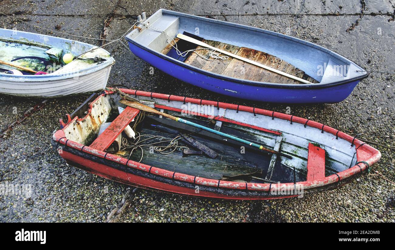 Abandoned wooden boats hi-res stock photography and images - Alamy
