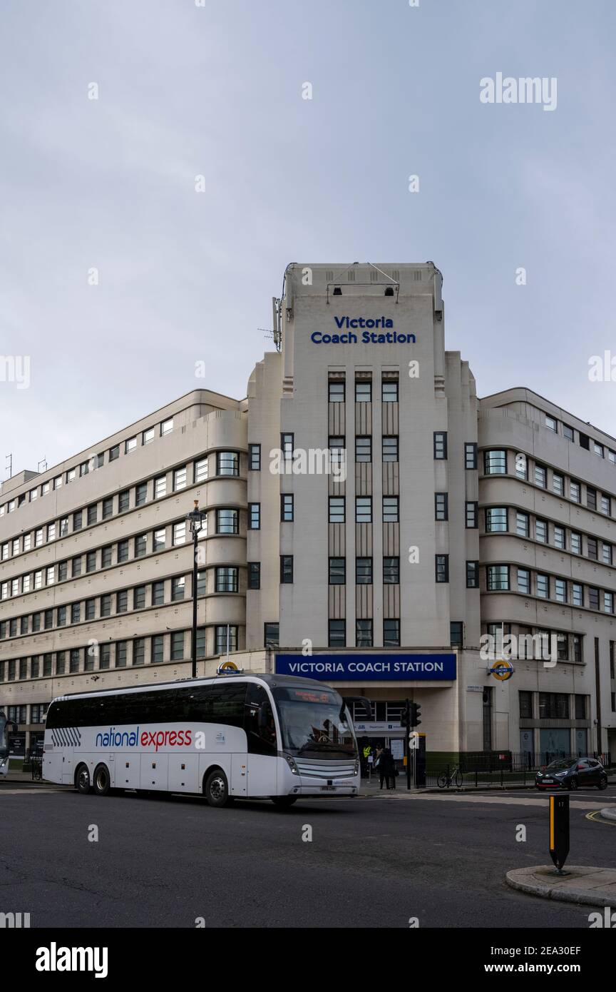 Victoria coach station hi-res stock photography and images - Alamy