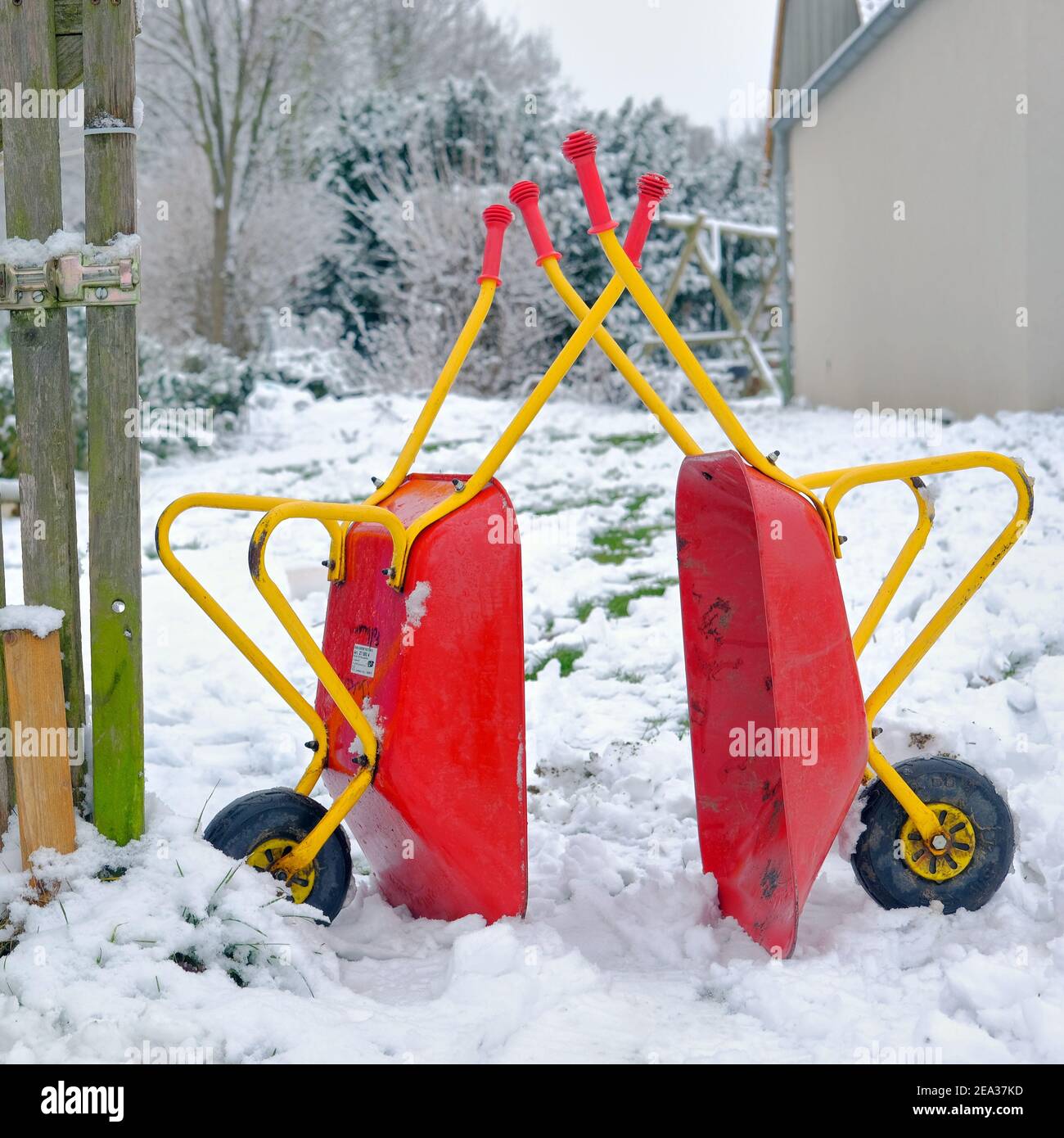 Wheelbarrows in germany hires stock photography and images Alamy