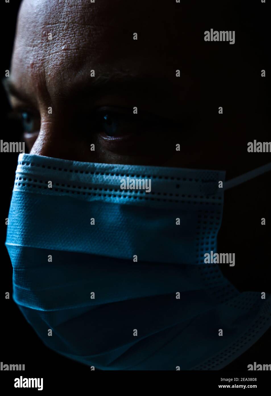 Man wearing mask face portrait hi-res stock photography and images - Alamy
