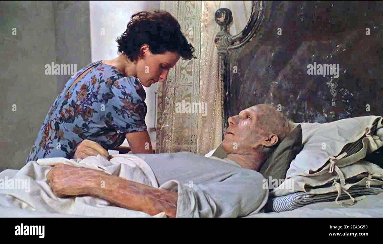 THE ENGLISH PATIENT 1996 Miramax Films production with Ralph Fiennes and Juliette Binoche Stock Photo