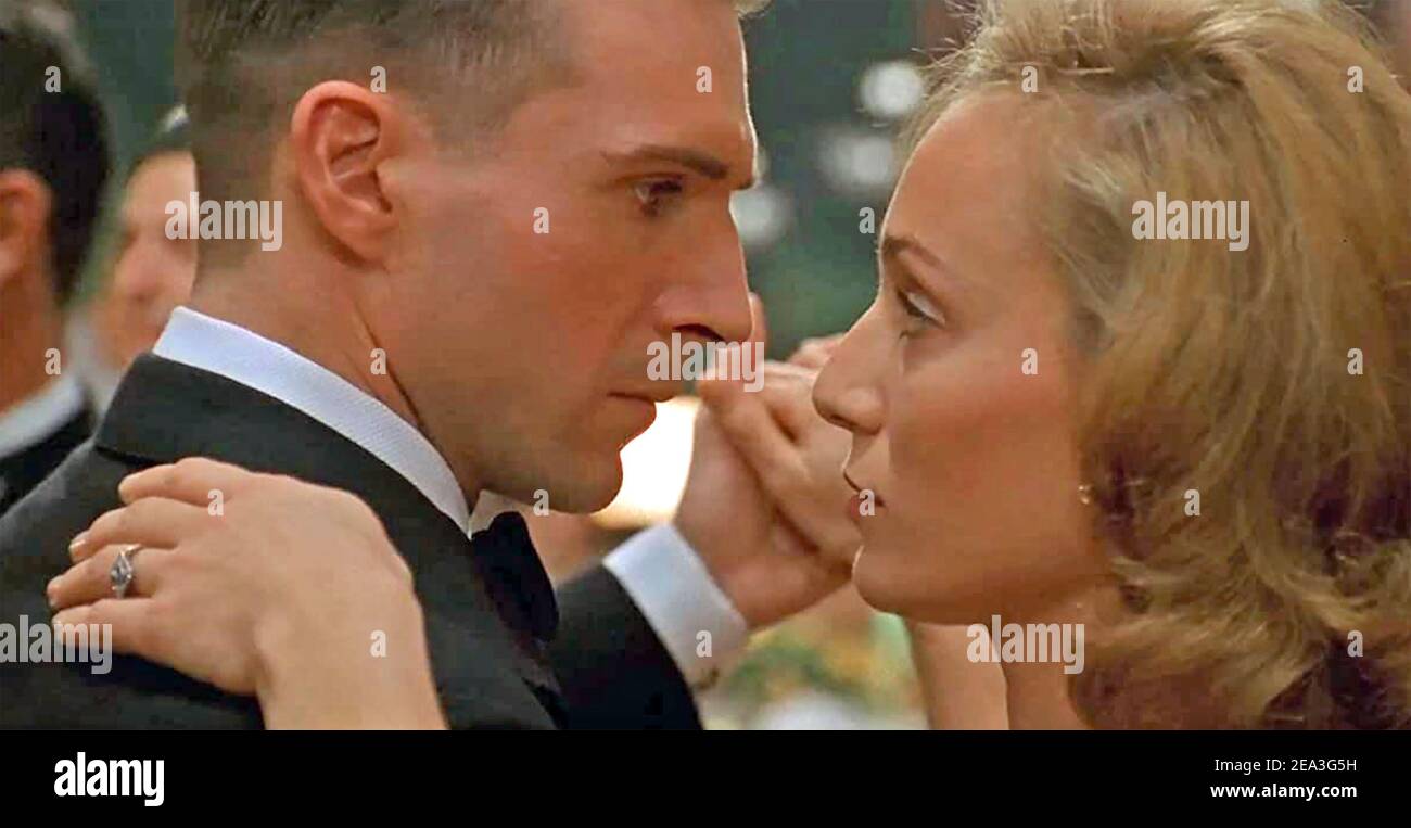 THE ENGLISH PATIENT 1996 Miramax Films production with Ralph Fiennes and Kristin Scott Thomas Stock Photo