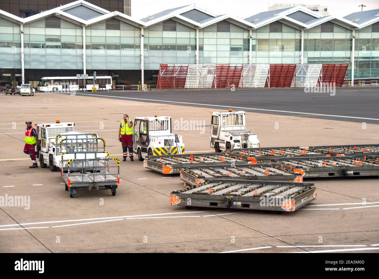Pallet trucks hires stock photography and images Alamy
