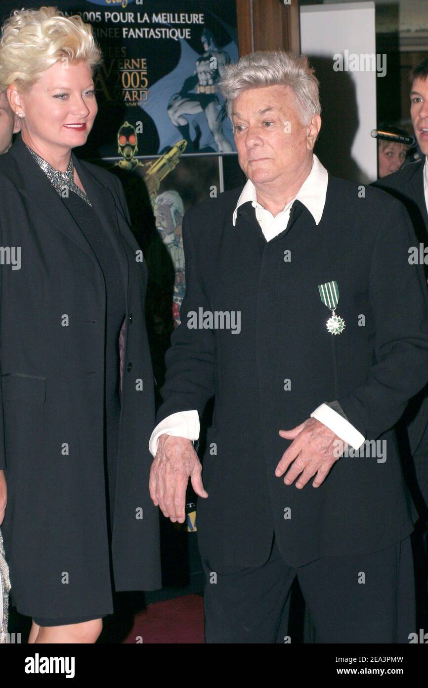 U.S. actor Tony Curtis and his wife Jill Vandenberg attend the closing ceremony of the 13th 'Jules Verne Film Festival' held at the Grand Rex cinema in Paris, France on April 10, 2005. The 2005 festival's edition commemorates the 100th anniversary of French science fiction author Jules Verne's death. Photo by Benoit Pinguet/ABACA. Stock Photo