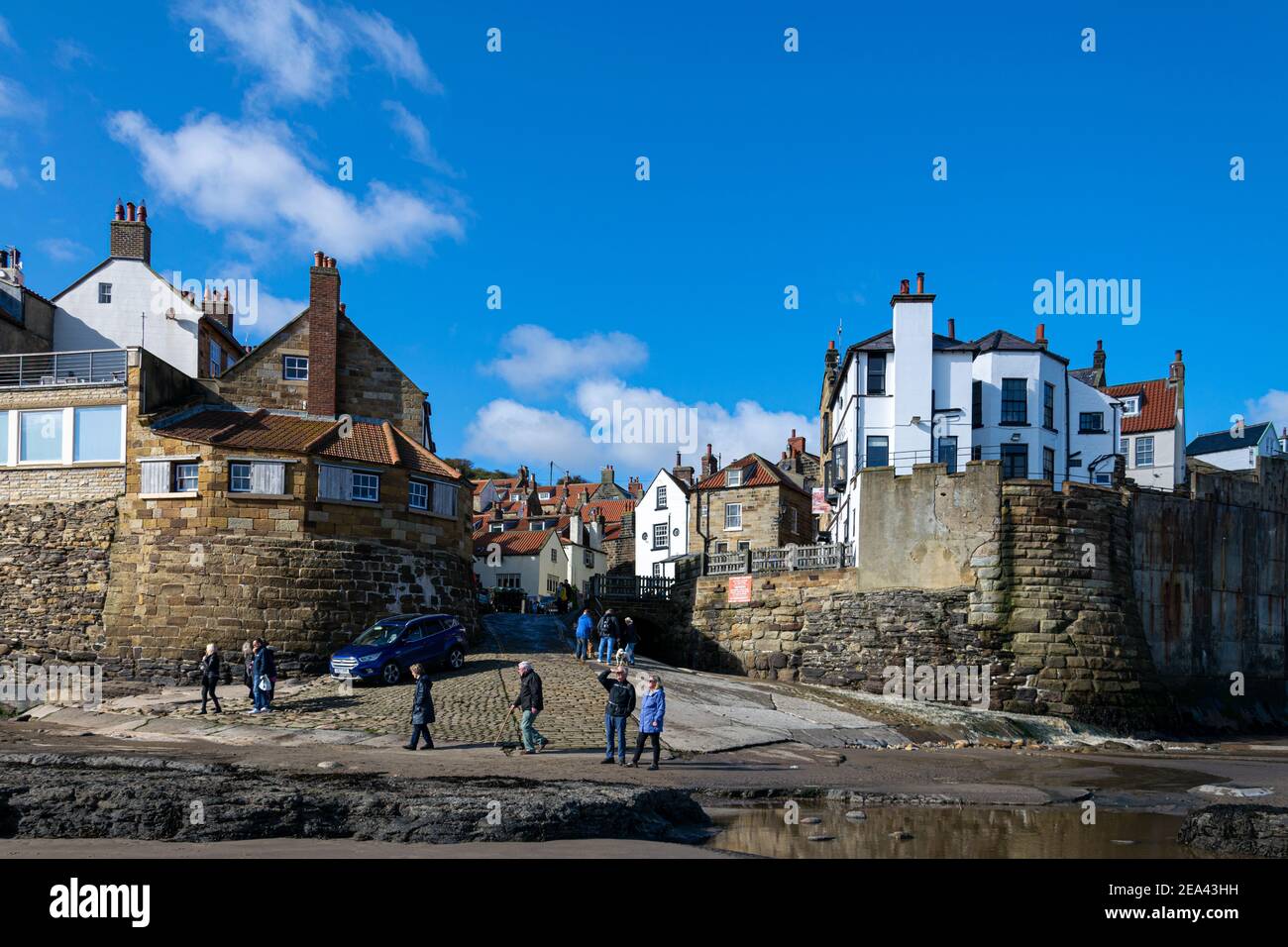 Quayside at low tide, Robin Hood's Bay, North Yorkshire Stock Photo Alamy