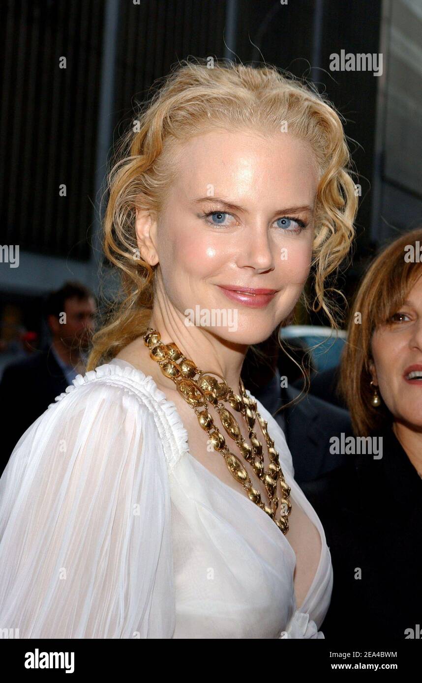 Cast member Nicole Kidman arrives at the 'Bewitched' World Premiere ...