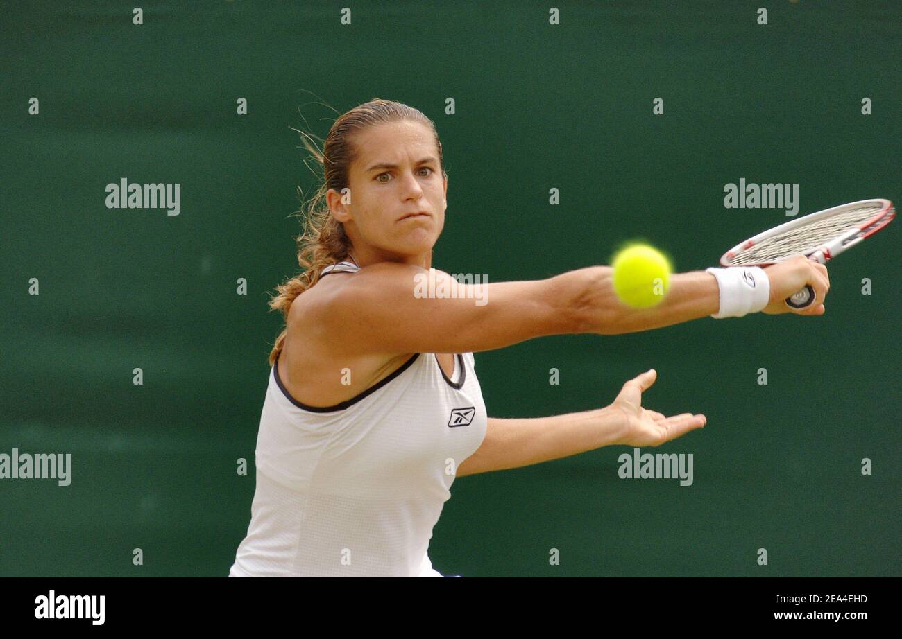 French player Amelie Mauresmo defeats Russian player Elena Likhovtseva,  6-4, 6-0, at the Wimbledon tennis tournament in London, UK, June 27, 2005.  Photo by Corinne Dubreuil/CAMELEON/ABACA Stock Photo - Alamy