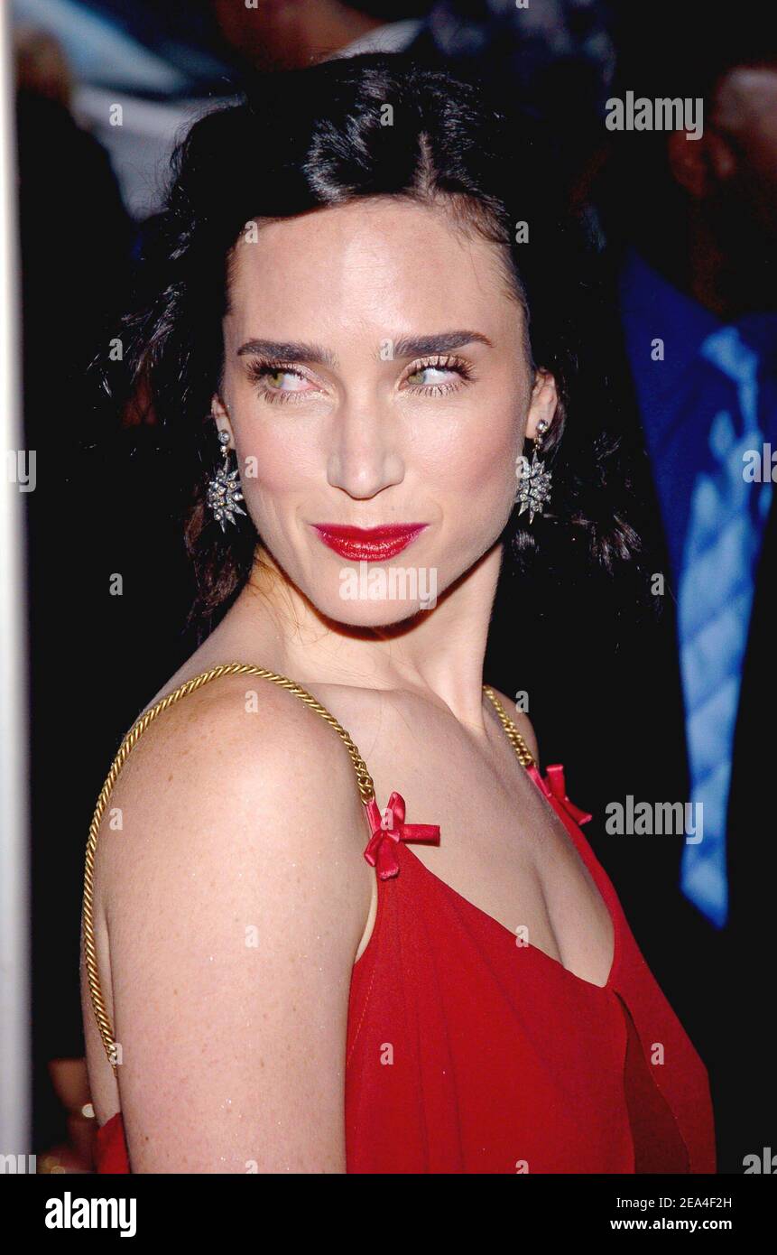 Dark Water 2005 Jennifer Connelly High Resolution Stock Photography And Images Alamy