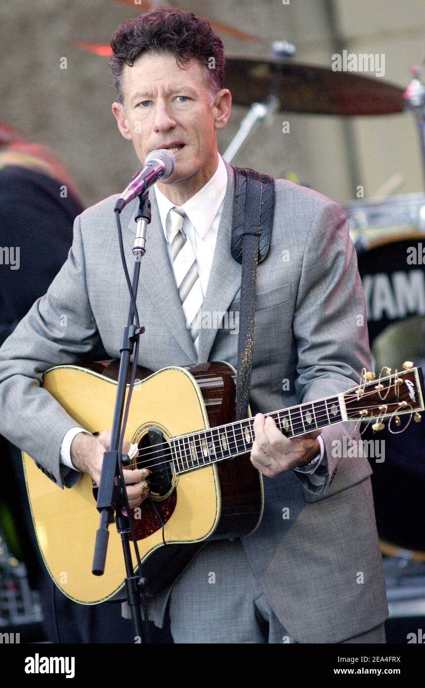 Lyle Lovett And His Large Band Perform At The Mountain Winery In Sarartoga Ca On June 29 2005 Photo By Tim Mosenfelder Abacapress Com Stock Photo Alamy