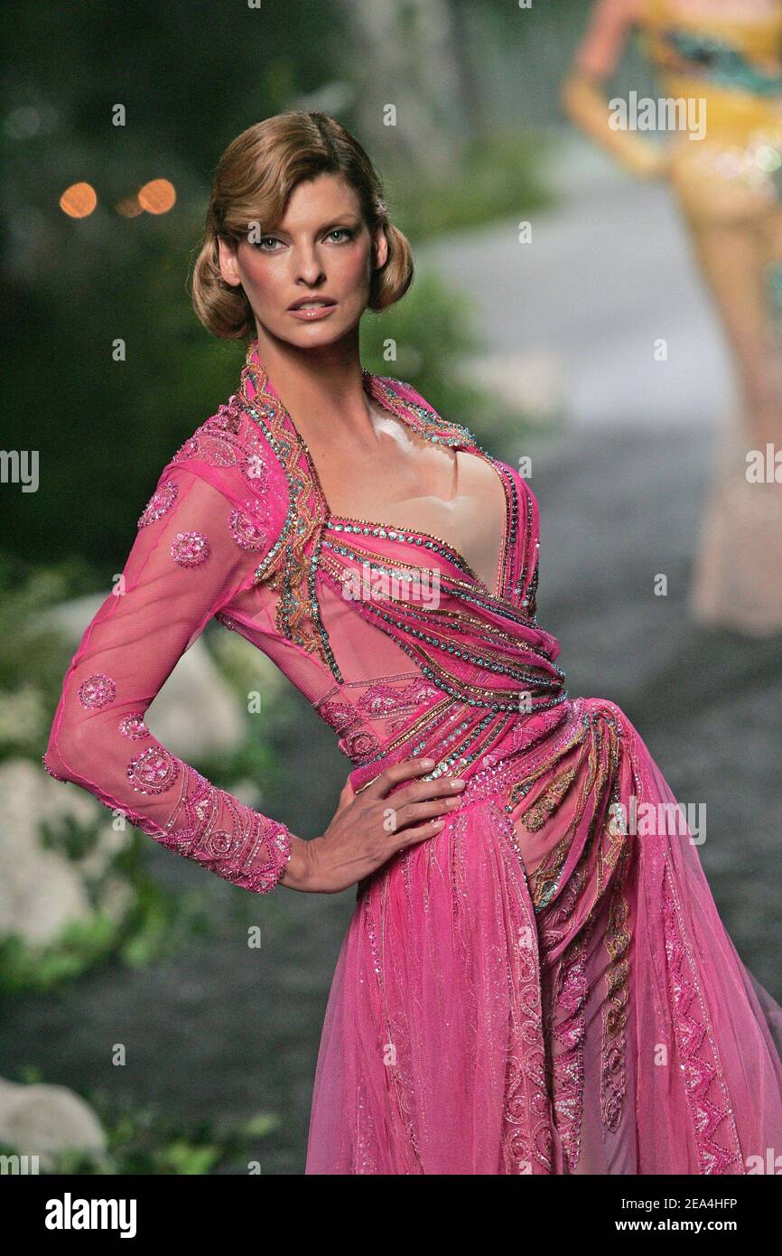 Model Linda Evangelista displays a creation by British fashion designer John Galliano for French fashion house Christian Dior's Fall-Winter 2005-2006 Haute-Couture collection in Paris, France, on July 6, 2005. Photo by Java/ABACAPRESS.COM Stock Photo