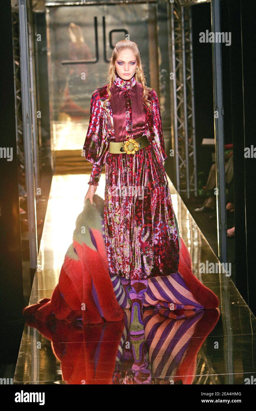 A model displays a creation by designer Stephane Rolland for fashion house  Jean-Louis Scherrer 2005-2006 Fall-Winter Haute-Couture fashion show in  Paris, France on July 8, 2005. Photo by JAVA/ABACAPRESS.COM Stock Photo -